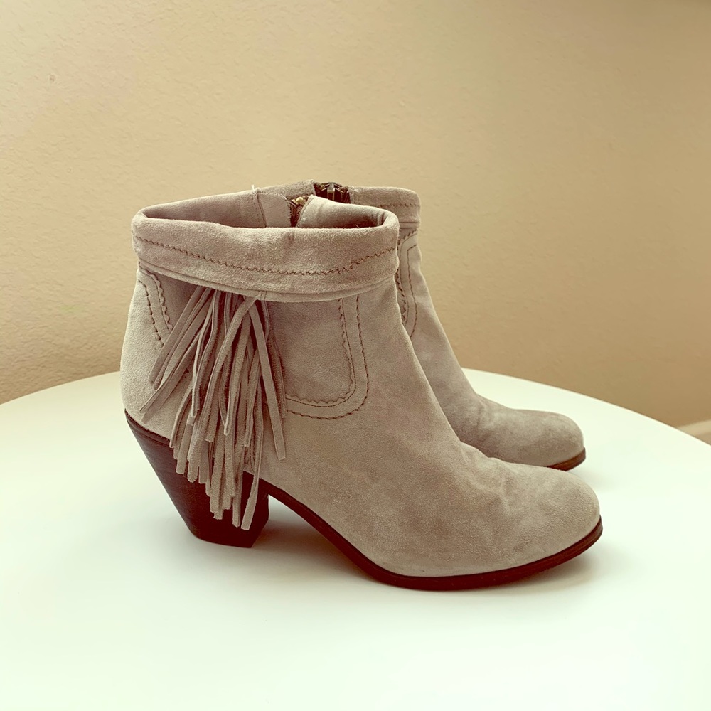 Sam Edelman Gray suede fringe booties size 10